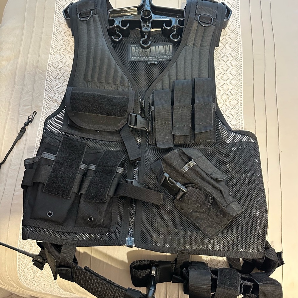 Black Tactical Utility Vest